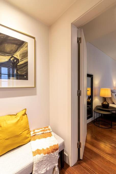 Chiado Deluxe Modern Feel 3 Bedroom Apartment *