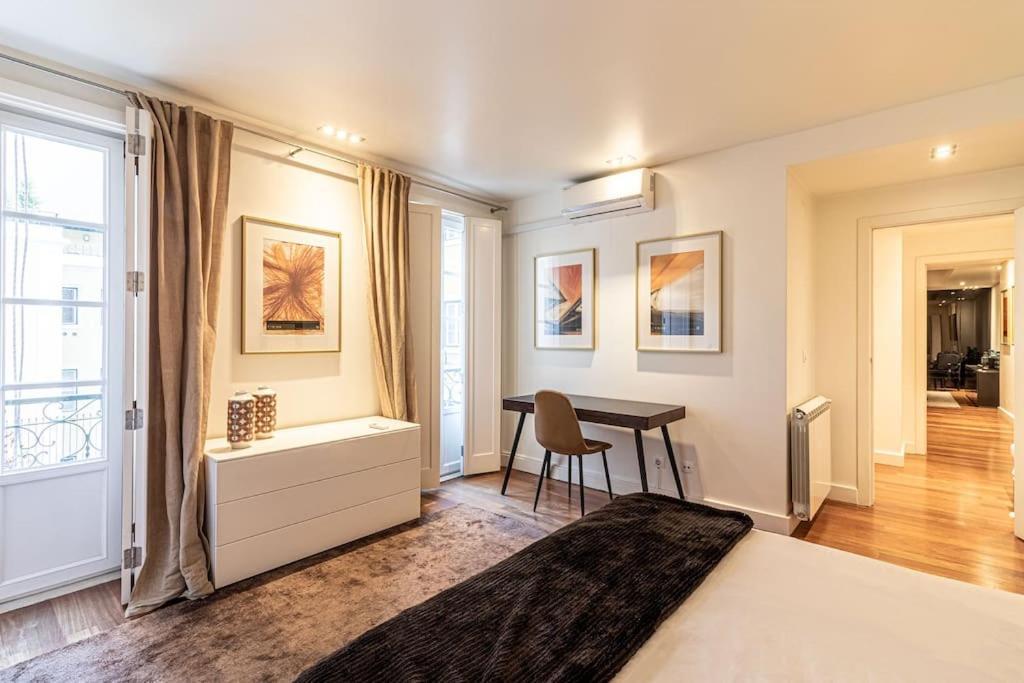 Chiado Deluxe Modern Feel 3 Bedroom *