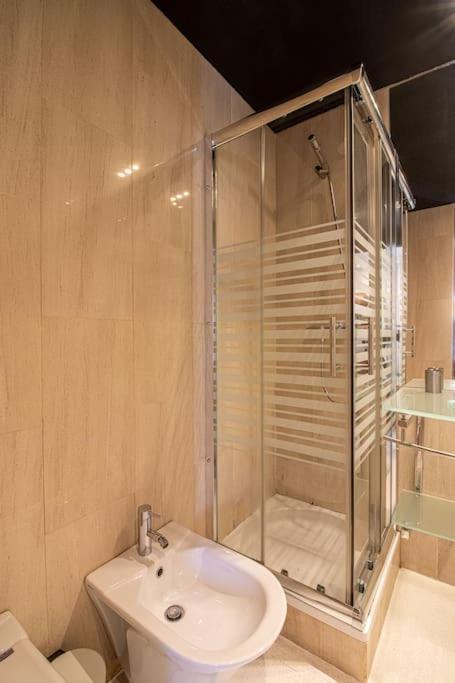 Chiado Deluxe Modern Feel 3 Bedroom *