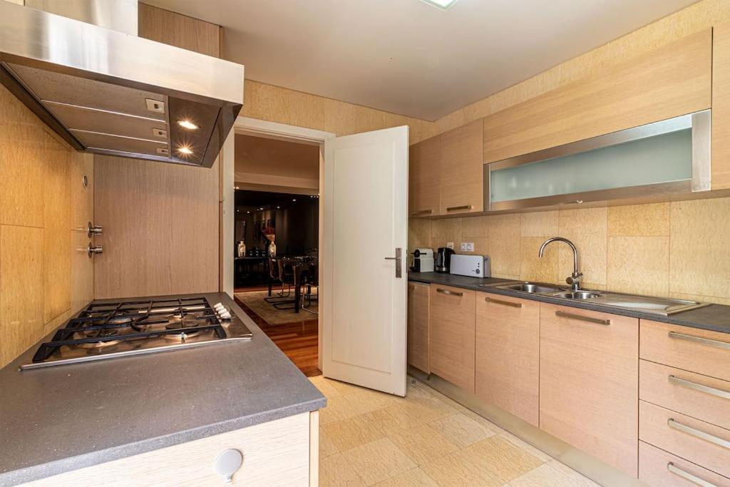 Apartment Chiado Deluxe Modern Feel 3 Bedroom Lissabon
