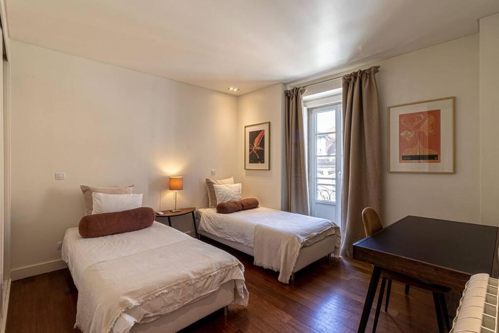 Chiado Deluxe Modern Feel 3 Bedroom Lissabon