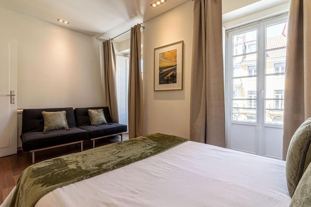 Chiado Deluxe Modern Feel 3 Bedroom Apartment *